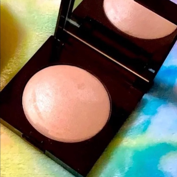 laura mercier Radiance Baked Powder - Picture 7 of 9